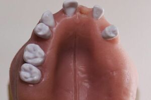 İMPLANTOLOJİ TEMEL CERRAHİ KURSU / 8-9 MAYIS 2026